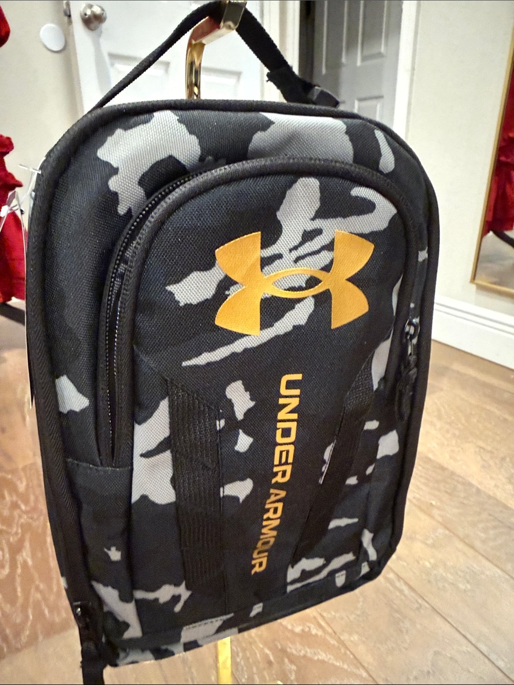 Under Armour Black & Gray Camo Belt Insulated Lunch Bag with Yellow Logo - Picture 12 of 12